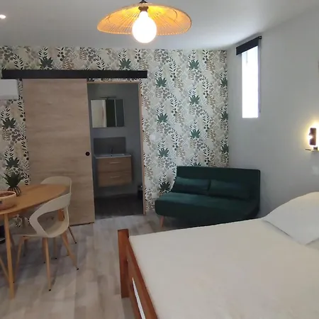 Entre Canal Et Garrigue B&B