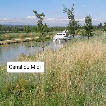 Entre Canal Et Garrigue Roubia