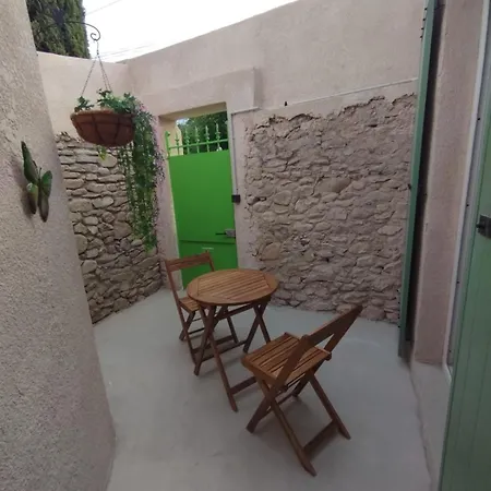 B&B Entre Canal Et Garrigue 3*