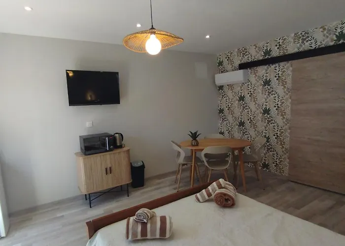 Bed and Breakfast Entre Canal Et Garrigue Roubia