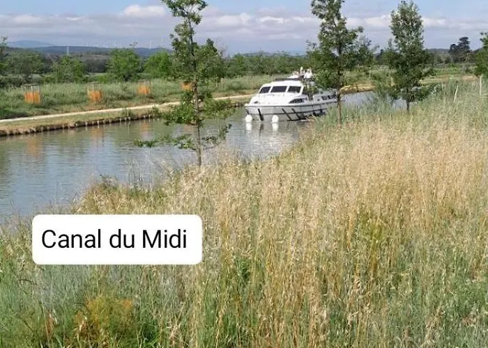 Entre Canal Et Garrigue Roubia