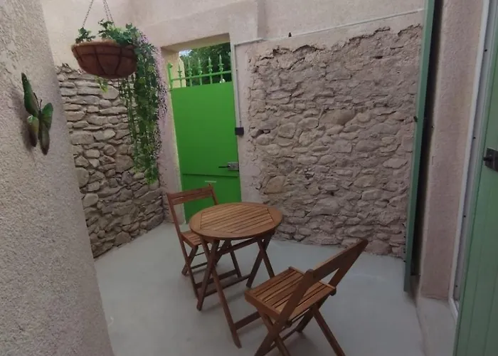 Bed and Breakfast Entre Canal Et Garrigue 3*